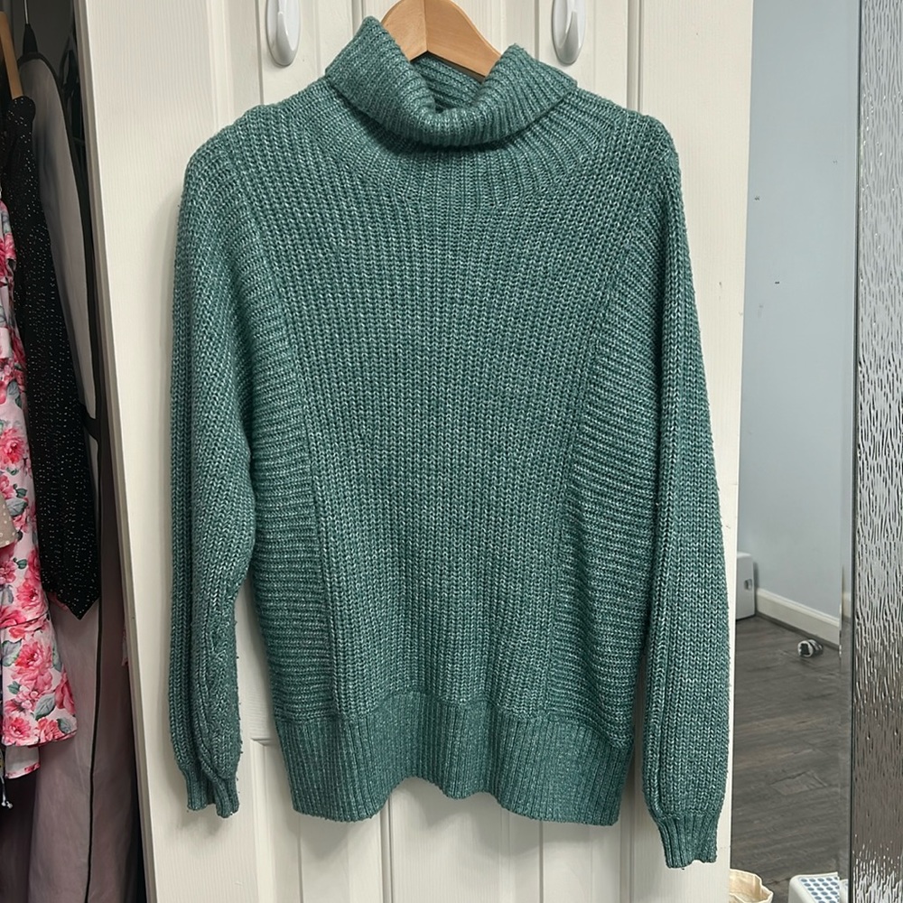 Green Knit Turtleneck sweater!